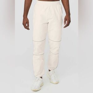 ALO Yoga Men's Cream Sweatpants - Relaxed Jogger Style
